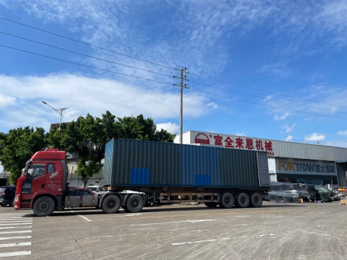 Dalawang Kumpletong Mga Linya ng Produksyon ng Pag-fold at Pag-sealing ng Carton na Ipinadala sa Peru para sa Pag-upgrade ng Kapasidad ng Lokal na Packaging